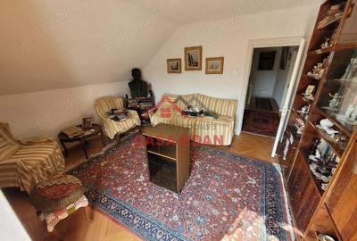 Casă cu 6 camere în Breaza