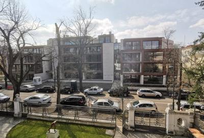 Apartament cu 2 camere decomandat în Capitale