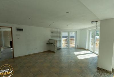 Casa cu spatiu comercial recomandat: locuinta si afacere:Cen - 11