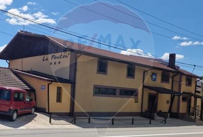 Vanzare  Pensiunea La Ponton / 20 camere / Parcare /  Eselnita - 2