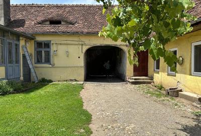 Casa de vanzare cu 2 apartamente in Cisnadie, central. - 4