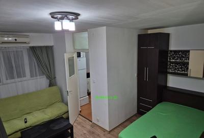 Proprietar - Inchiriez Garsoniera complet mobilata si utilata - Str Bârcă, nr 10 - 4