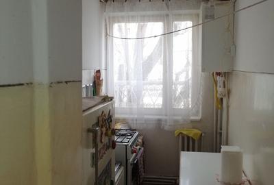 Apartament cu 3 camere semidecomandat în Alexandru cel Bun - 2