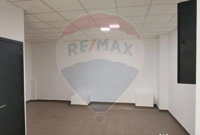 Spațiu comercial, de 82 mp, în Calea București - 3