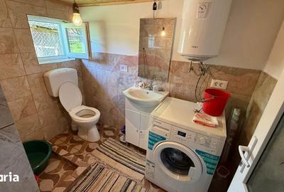 Casă cu 5 camere cu Teren 1300 Mp în Vulturu