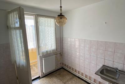 Vânzare apartament 2 camere, etaj 2, două balcoane – Micro 16 - 3