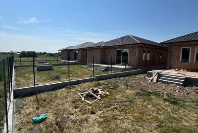 Casă cu 3 camere cu Teren 500 Mp în Burdea - 3