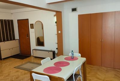 Chirie, 2 camere, mobilat, utilat, Transilvaniei. 300 E. Comision 0 - 15