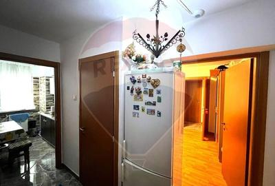 Apartament cu 2 camere semidecomandate de vanzare in zona Alecu Russo - 4
