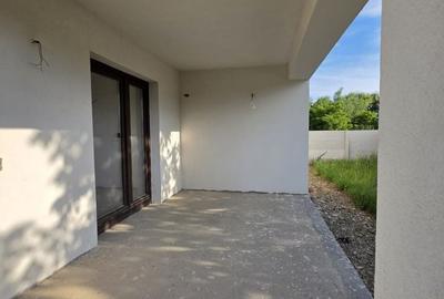 Casă cu 2 camere cu Teren 450 Mp în Cetate - 2