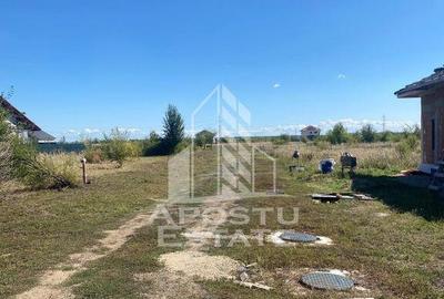 Teren de 708 mp, în Giarmata