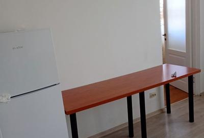 Apartament cu 3 camere semidecomandat în Podu Roș - 6