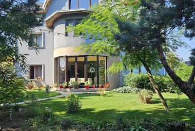 Casă cu 6 camere cu Teren 1160 Mp în Central - 1