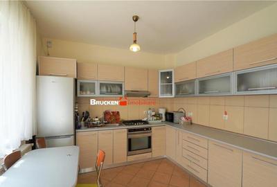 DUPLEX IN CARTIERUL ONCEA CU PARCARE SI CURTE - 7