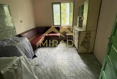 Casă cu 7 camere cu Canalizare în Central - 20