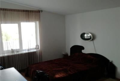 Casă cu 10 camere cu Teren 270 Mp în Ovidiu - 3