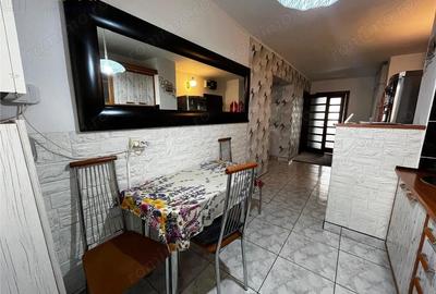 Apartament cu 3 camere decomandat în Central - 1