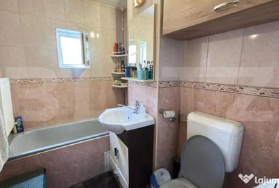 Apartament cu 3 camere semidecomandat în Micro 16
