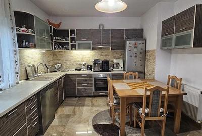 Casă cu 4 camere cu Teren 900 Mp în Central - 3
