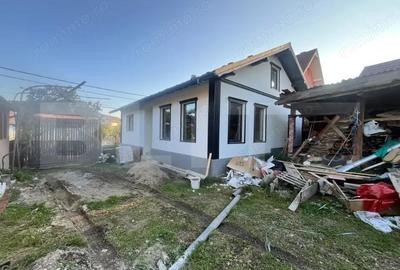 Casă cu 4 camere cu Teren 500 Mp în Central - 11