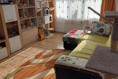 Apartament cu trei camere zona Dumbrava Nord - 1