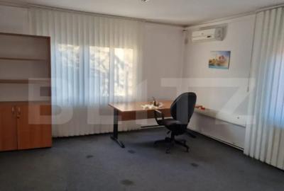 Casă cu 6 camere cu Teren 900 Mp în Girocului - 2