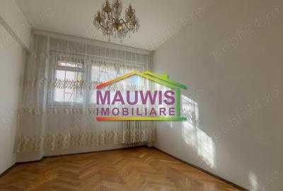 Vand apartament cu 3 camere zona Liceu Ferdinand - Mihai Bravu