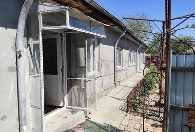 Casă cu 4 camere cu Teren 308 Mp în Central - 1