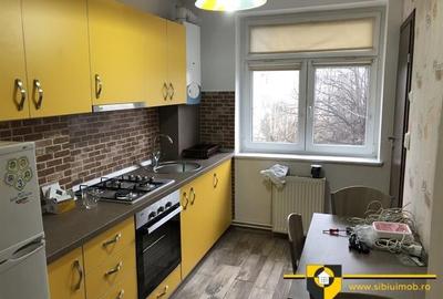 Apartament cu 2 camere semidecomandat, mobilat în Central
