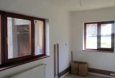 Casă cu 3 camere în Curtea de Argeș - 13