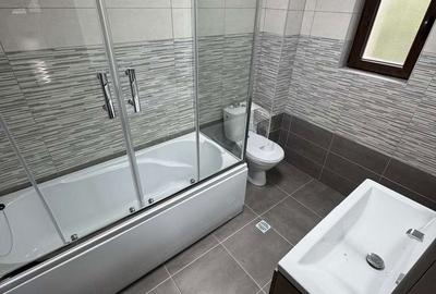 Casă cu 6 camere cu Teren 2800 Mp în Milcoiu - 4