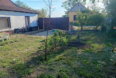 Casă cu 3 camere cu Teren 1700 Mp în Central - 2