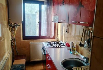 Apartament cu 3 camere decomandat în Ostroveni - 1