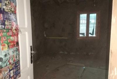 Casă cu 4 camere cu Teren 1600 Mp în Central - 3