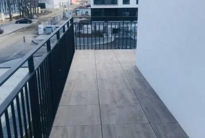 Apartament 2 camere, decomandat - zona Tractorul - 2