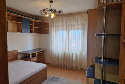 Apartament cu 3 camere decomandat în 1 Decembrie - 2