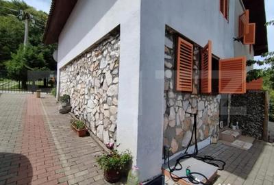 Casă cu 7 camere cu Teren 440 Mp în Poiana - 5