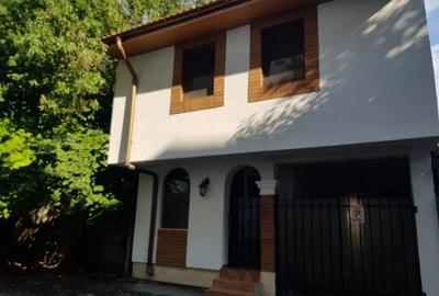 Faleza Nord - Plaja Reyna, etaj de vila, 2 camere, UTILITATI INCLUSE - 1