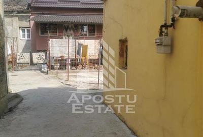 Casa in zona Printul Turcesc ,pretabil ?i pentru spatiu ... - 4