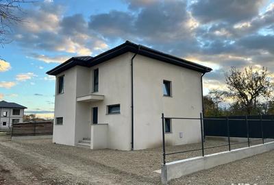 Casă cu 4 camere cu Teren 250 Mp în Rădăuți - 3