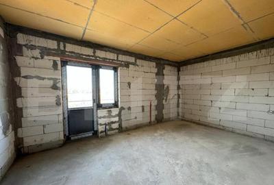 Casa semi-finisata P + E, 111 mp utili, teren 339 mp, Piel - 14