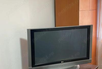 Ofer pentru inchiriere apartament 2 camere decomandat etaj 2 - 3