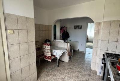 Apartament cu 3 camere decomandat în Săsar - 6