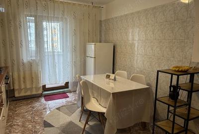 Apartament cu 2 camere decomandat în Titan