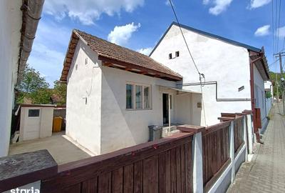 Casă cu 2 camere cu Teren 150 Mp în Central - 1