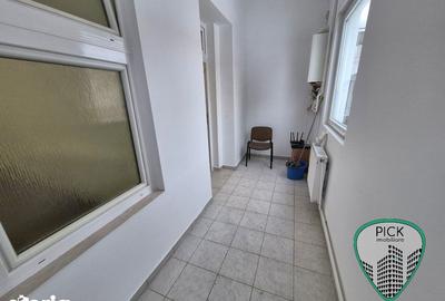 Spațiu comercial, de 47 mp, în Central - 3