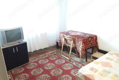 Apartament cu 3 camere decomandat în Micro 4 - 4