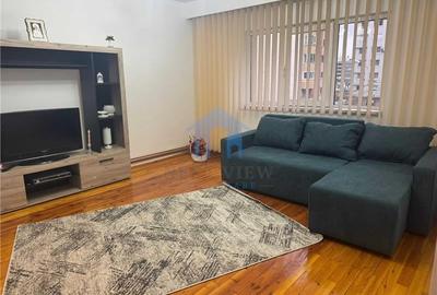 Apartament 3 camere, Central - 1