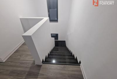 Duplex cu 3 camere cu Canalizare în Central - 13