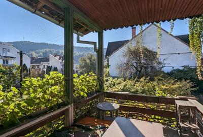 Casă cu 6 camere cu Teren 381 Mp în Central - 3